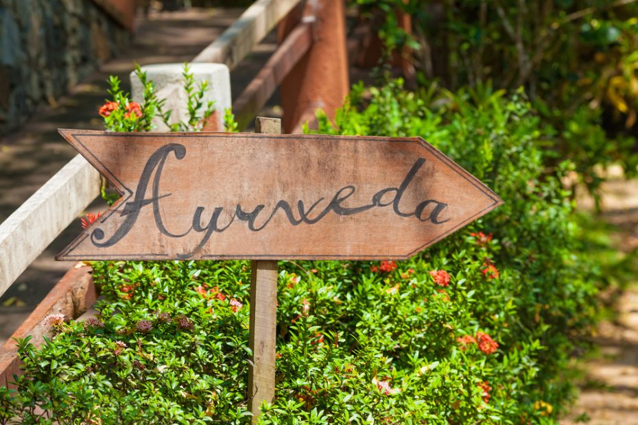 Un panneau dans le jardin de l'Ayurveda au Sri Lanka